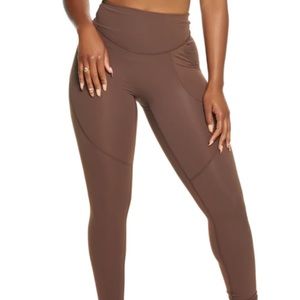 ILUS Confidence Nude Leggings